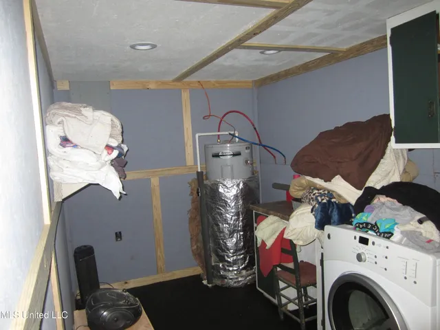 $399,000 | 1356 County Road 180, Blue Springs, MS 38828