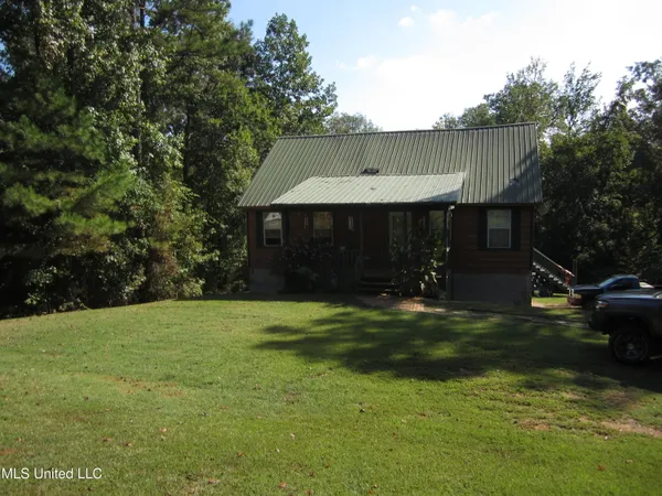 $350,000 | 1356 County Road 180, Blue Springs, MS 38828