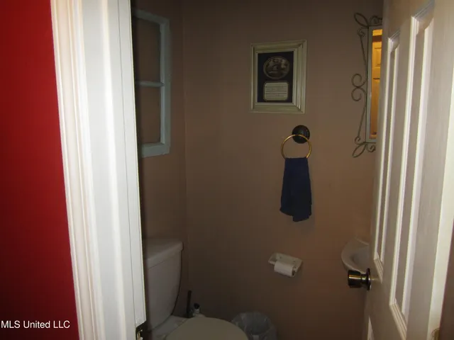 $399,000 | 1356 County Road 180, Blue Springs, MS 38828