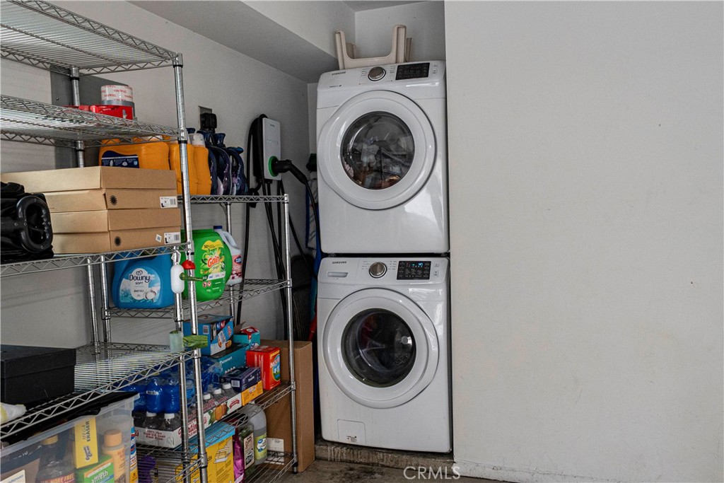 7950 Telegraph Road Downey, CA 90240 - Photo 27 of 36 Washer and Dryer