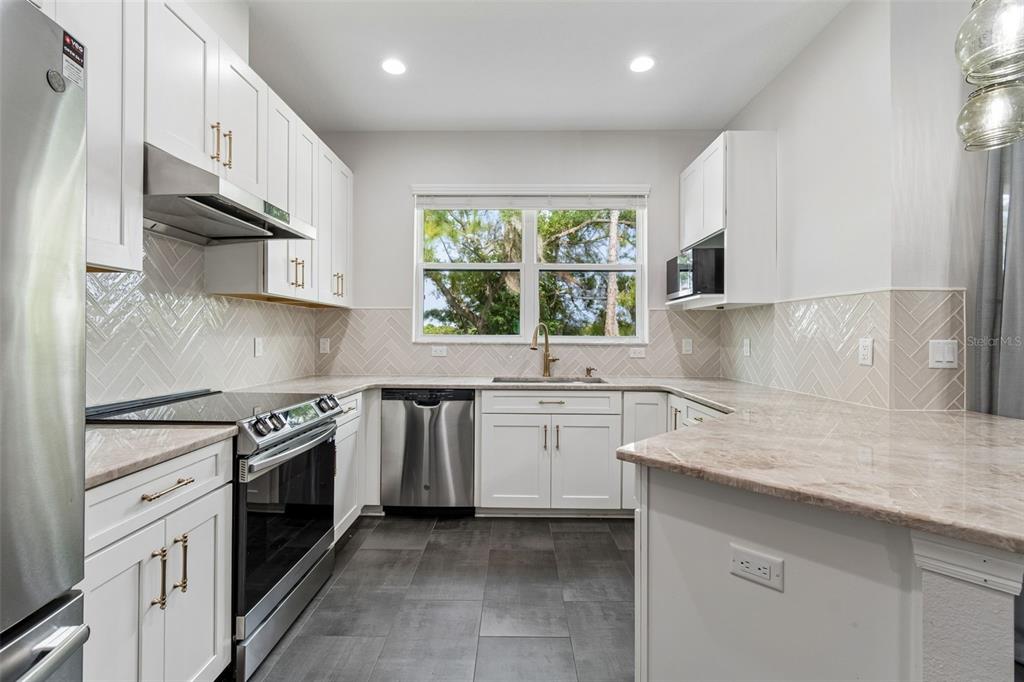 9210 Fox Sparrow Road Tampa, FL 33626 - Photo 13 of 36