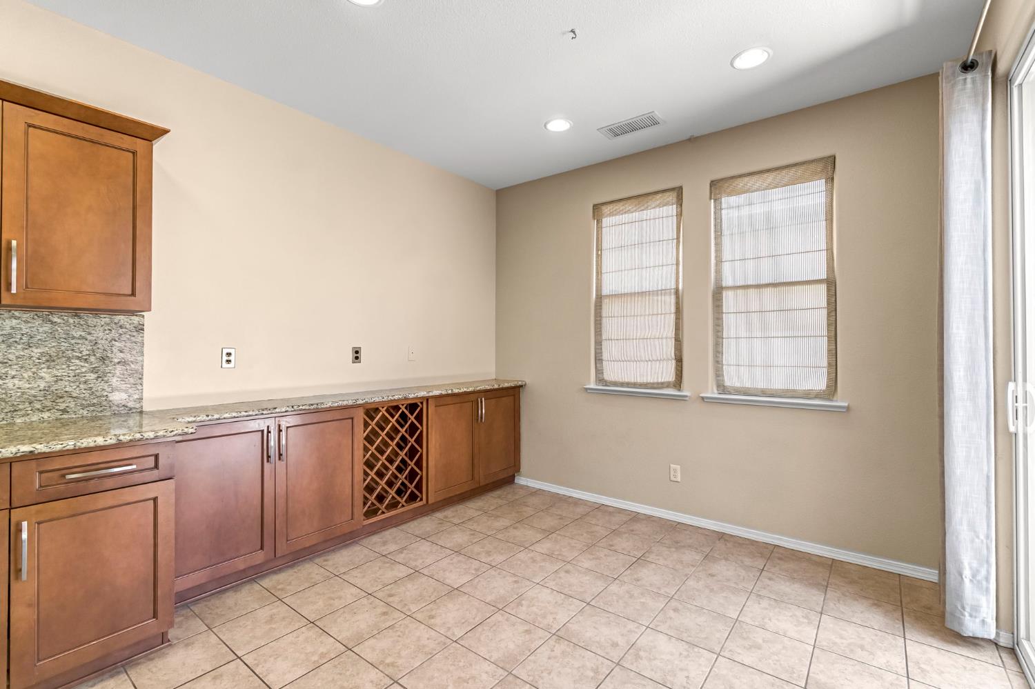 3855 Harlan Ranch Boulevard Clovis, CA 93619 - Photo 5 of 39