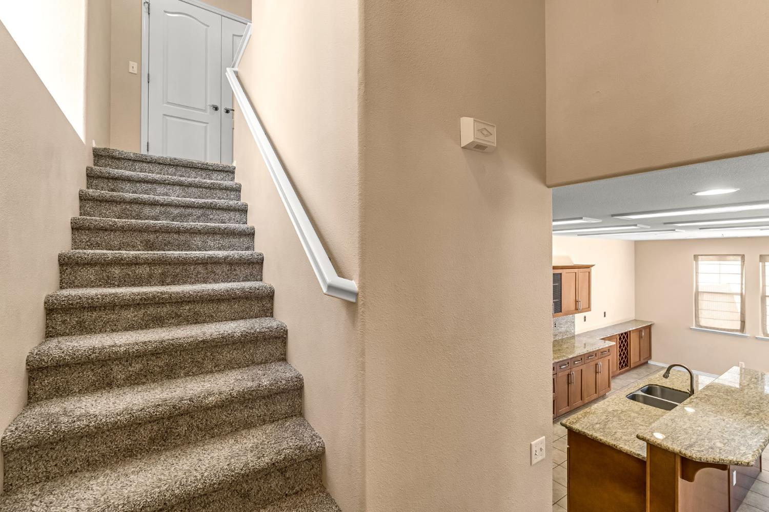 3855 Harlan Ranch Boulevard Clovis, CA 93619 - Photo 9 of 39