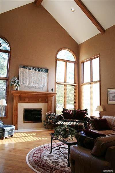 5923 Murfield Drive Rochester, MI 48306 - Photo 11 of 25 Soaring Great Room