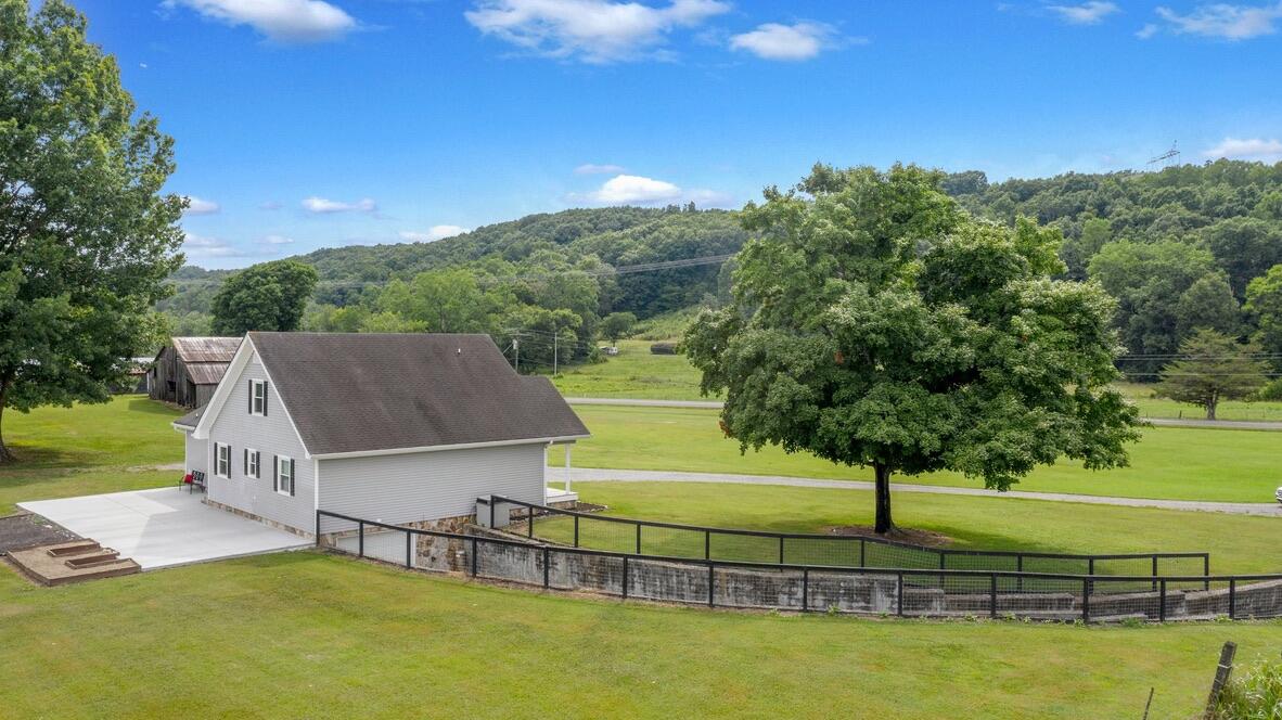 191 Red Clay Park Road Southwest Cleveland, TN 37323 - Photo 7 of 61 C52CA85A-79BA-4DD2-9F57-4C2590CBBC2B_1_1