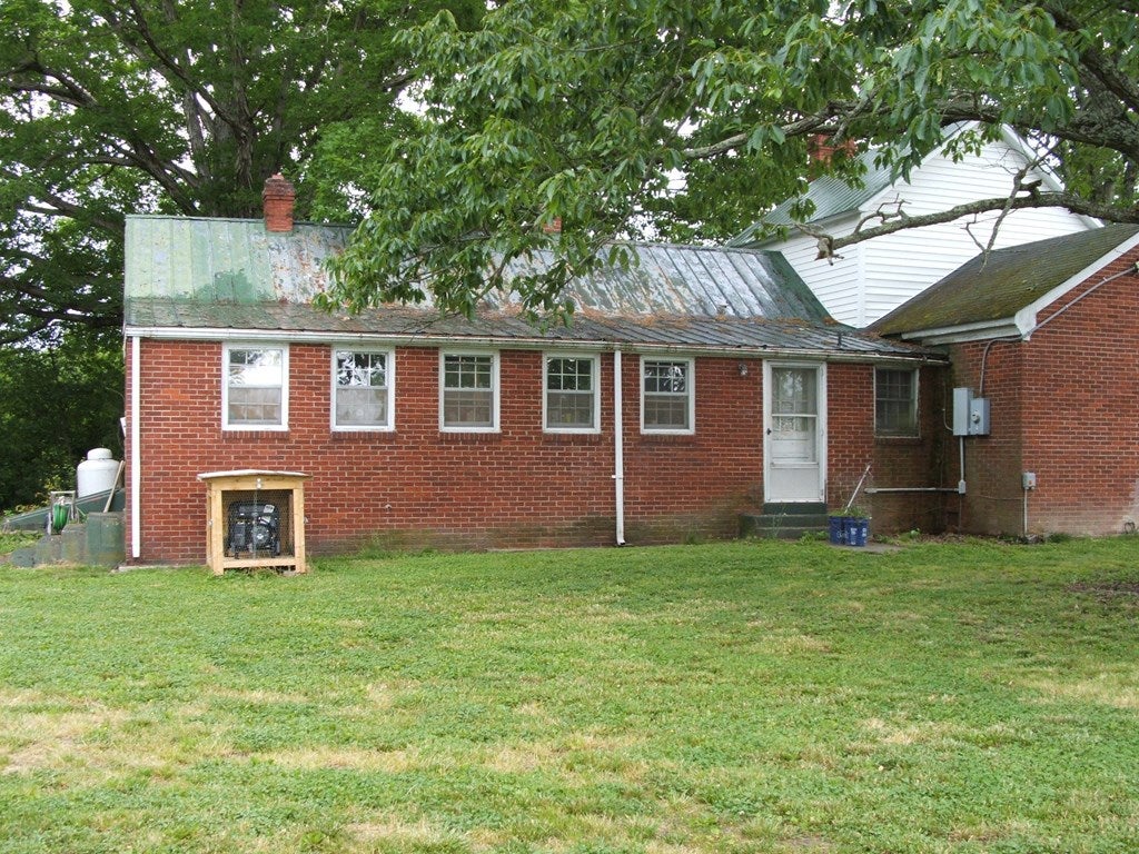 777 Thorntons Mill Road Red House, VA 23963 - Photo 4 of 18 Gallery Image 4