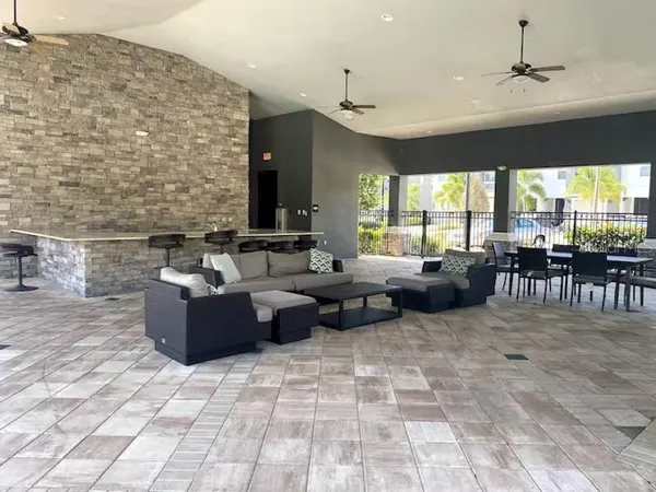 $2,500 | 8618 Palmer Park Circle, Sarasota, FL 34238