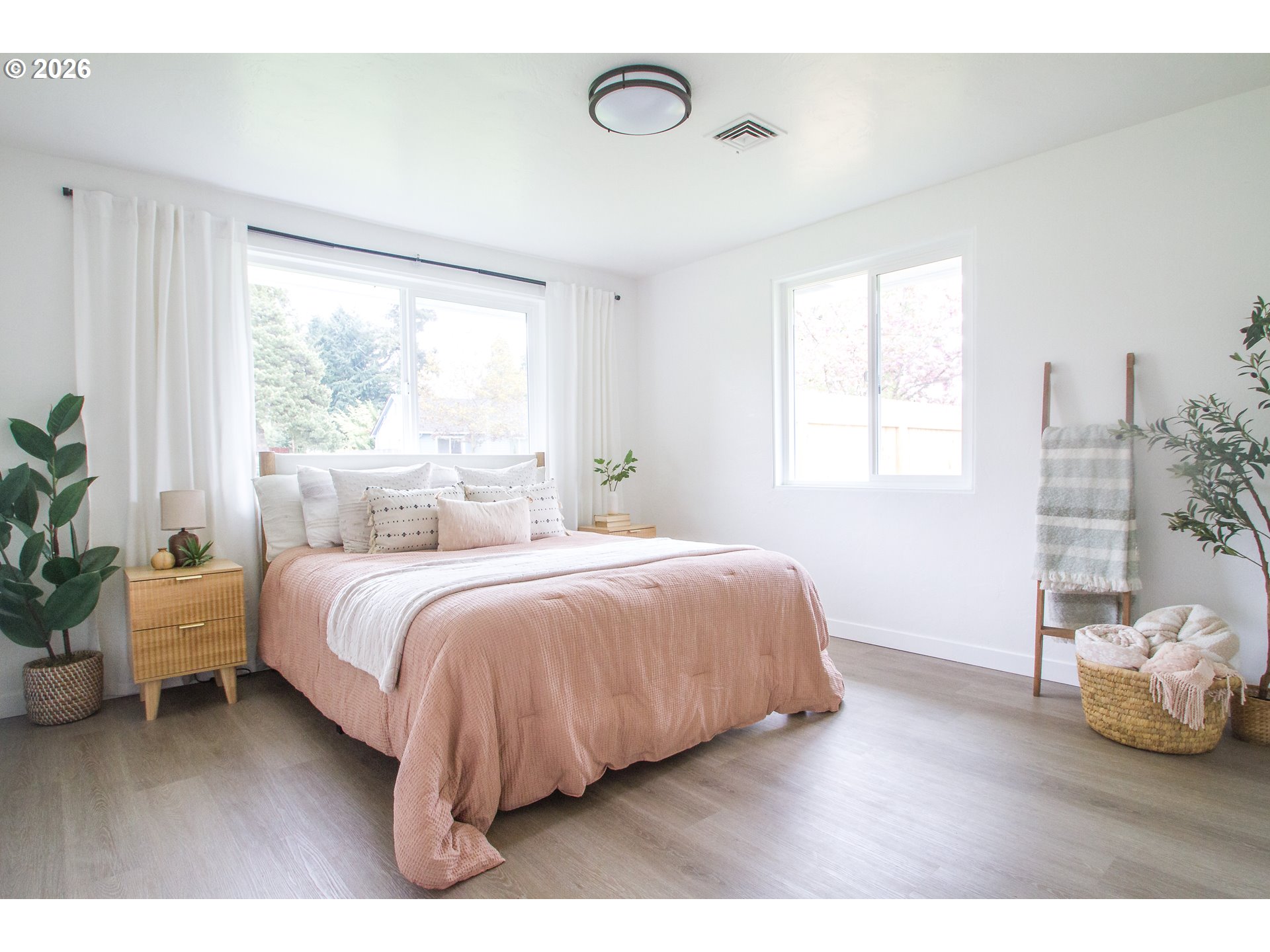 1490 Taft Street Eugene, OR 97402 - Photo 11 of 36 a bedroom with a bed and window