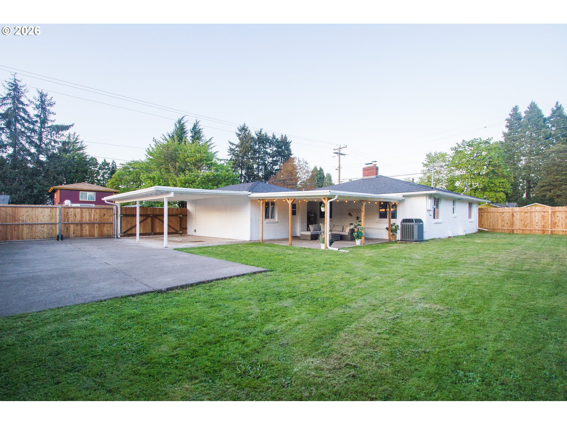 1490 Taft Street Eugene, OR 97402 - Photo 26 of 36 a front view of house with yard and green space