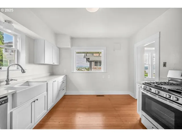 $549,900 | 270 Cowlitz Street, St. Helens, OR 97051