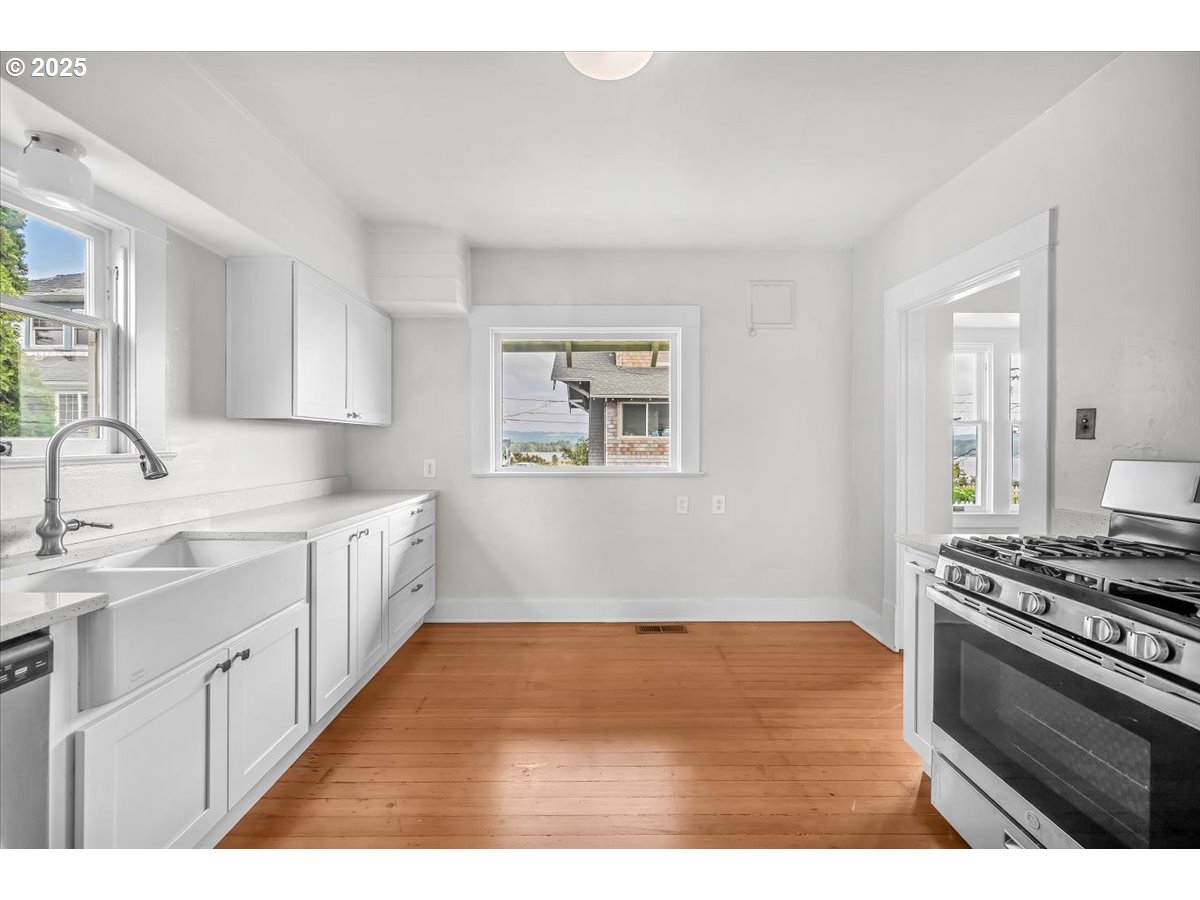 270 Cowlitz Street St. Helens, OR 97051 - Photo 13 of 42