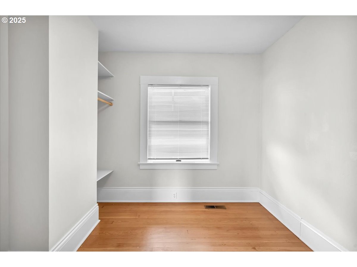 270 Cowlitz Street St. Helens, OR 97051 - Photo 17 of 42