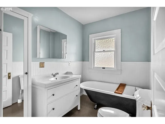 $549,900 | 270 Cowlitz Street, St. Helens, OR 97051