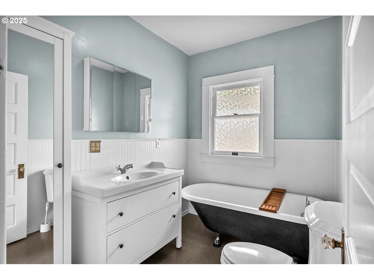 270 Cowlitz Street St. Helens, OR 97051 - Photo 20 of 42