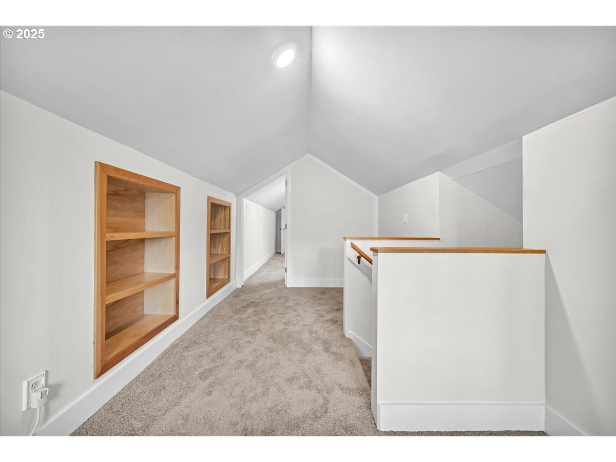 270 Cowlitz Street St. Helens, OR 97051 - Photo 22 of 42