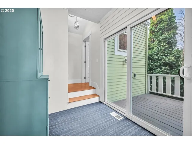 $549,900 | 270 Cowlitz Street, St. Helens, OR 97051