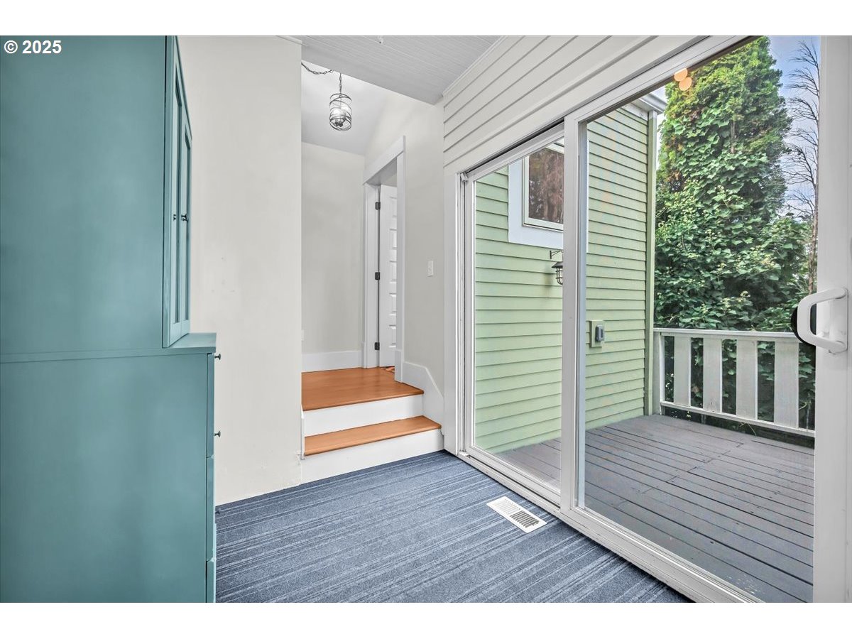 270 Cowlitz Street St. Helens, OR 97051 - Photo 29 of 42