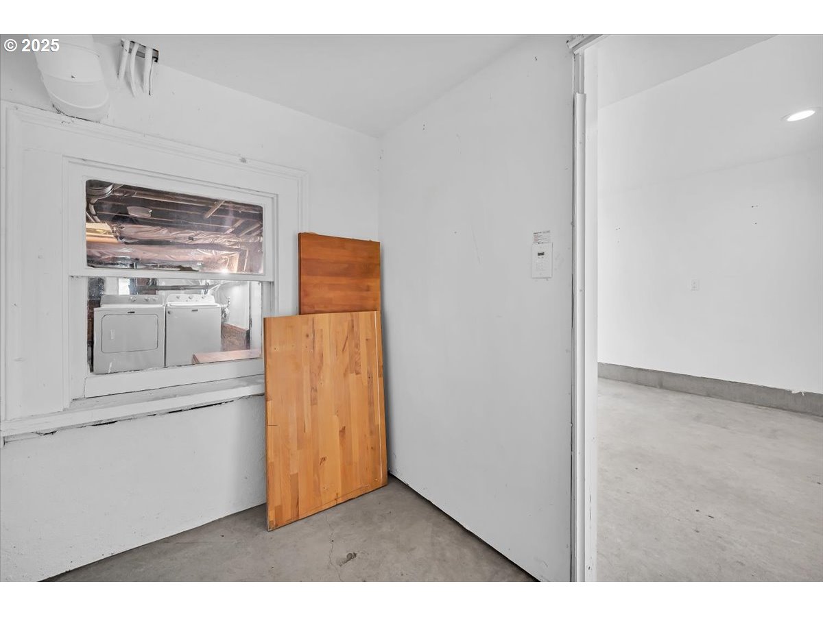 270 Cowlitz Street St. Helens, OR 97051 - Photo 36 of 42