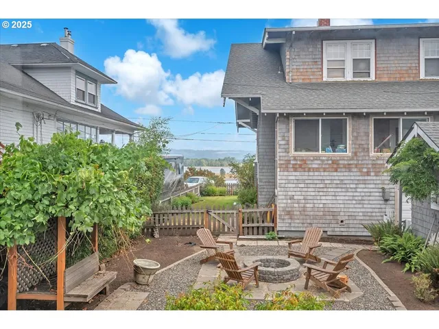 $549,900 | 270 Cowlitz Street, St. Helens, OR 97051