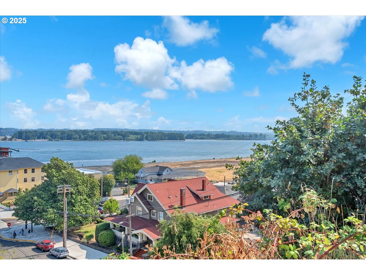 270 Cowlitz Street St. Helens, OR 97051 - Photo 40 of 42