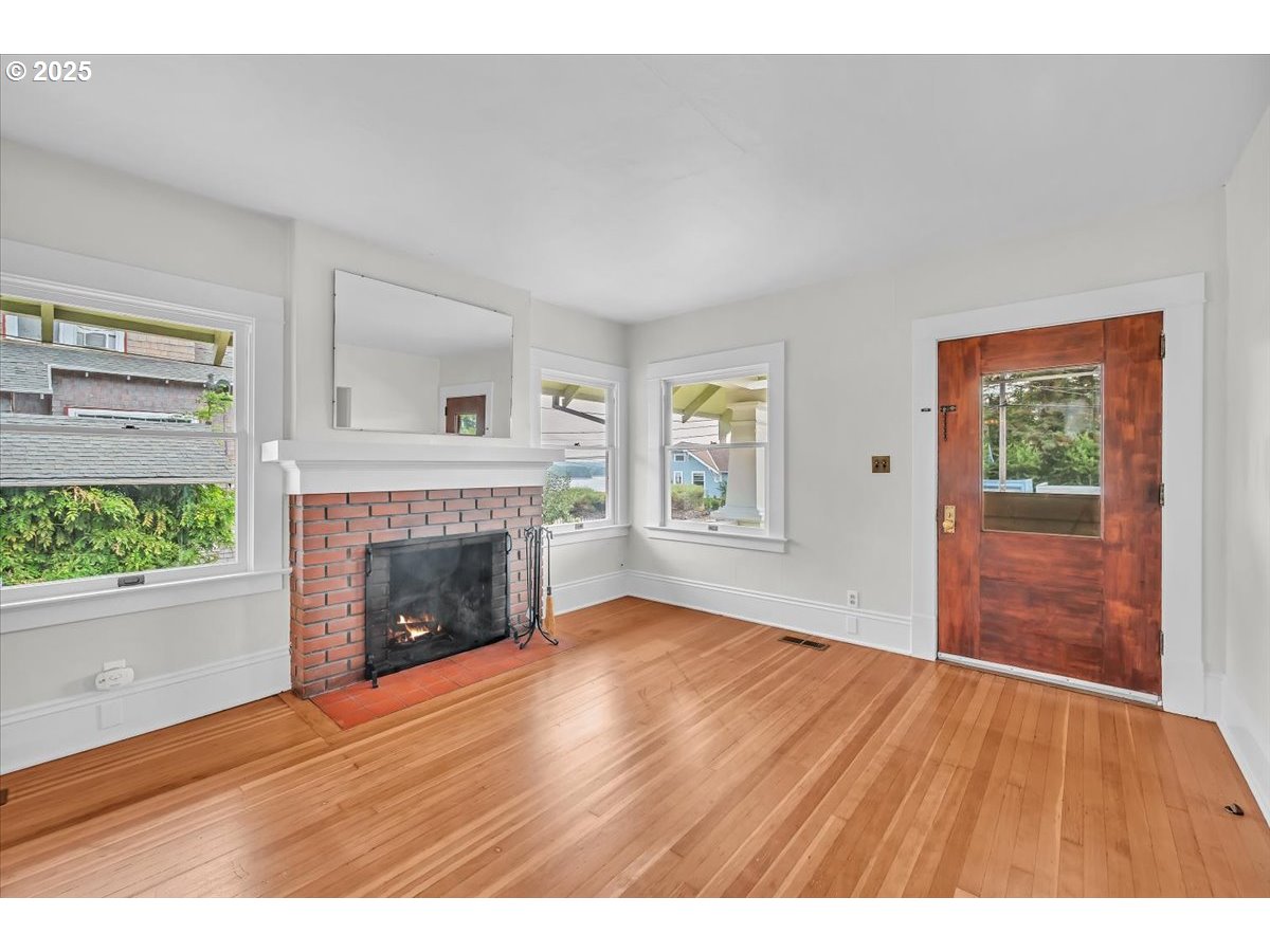 270 Cowlitz Street St. Helens, OR 97051 - Photo 10 of 42