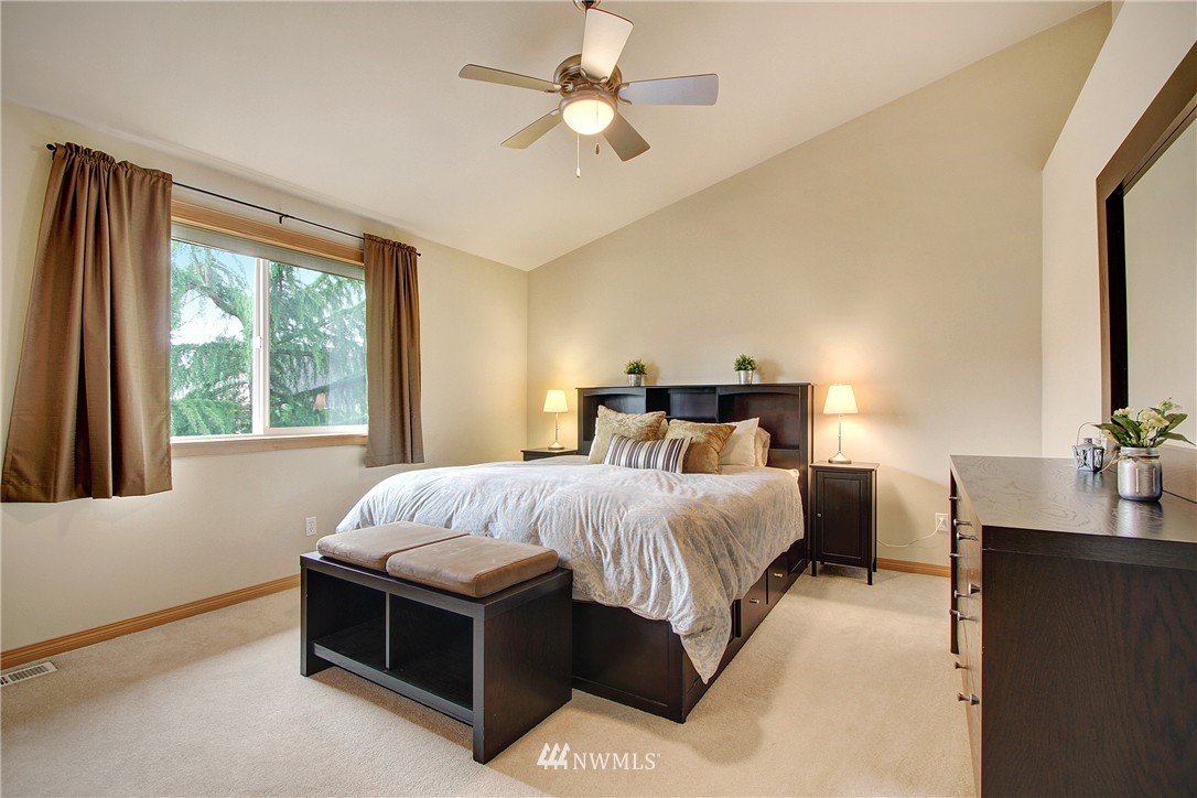 1016 Lawton Road Lynnwood, WA 98036 - Photo 11 of 21