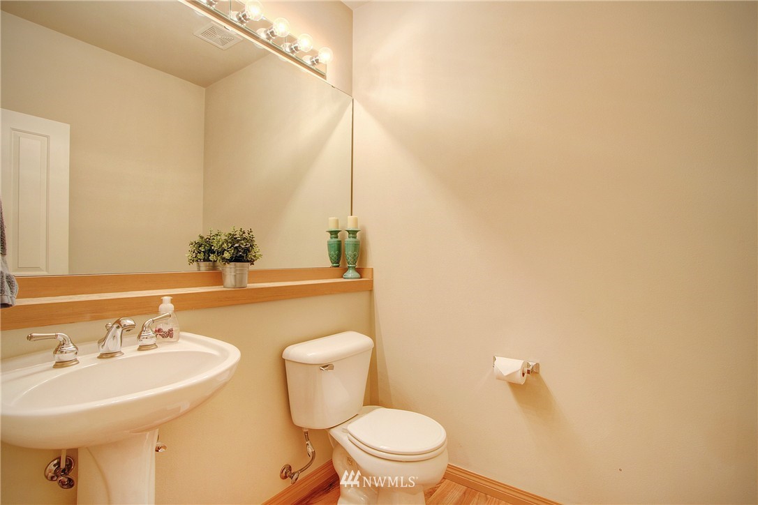 1016 Lawton Road Lynnwood, WA 98036 - Photo 17 of 21