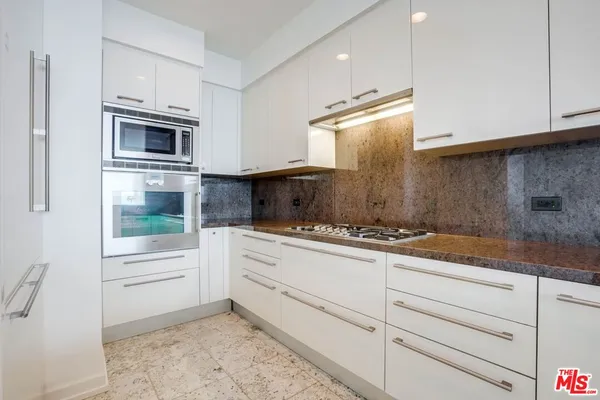$5,500 | 900 West Olympic Boulevard, Unit 31F, Los Angeles, CA 90015