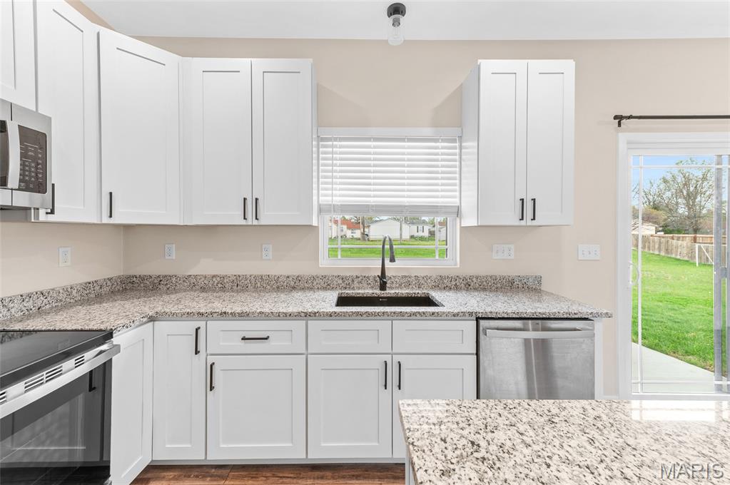 2237 Hunters Point Drive Granite City, IL 62040 - Photo 6 of 30
