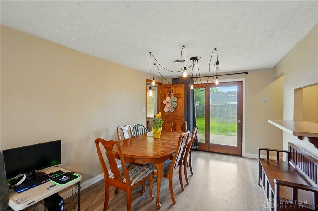813 Kenosha Road Kettering, OH 45429 - Photo 7 of 20