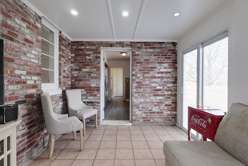 6 Danforth Street Lawrence, MA 01843 - Photo 13 of 33