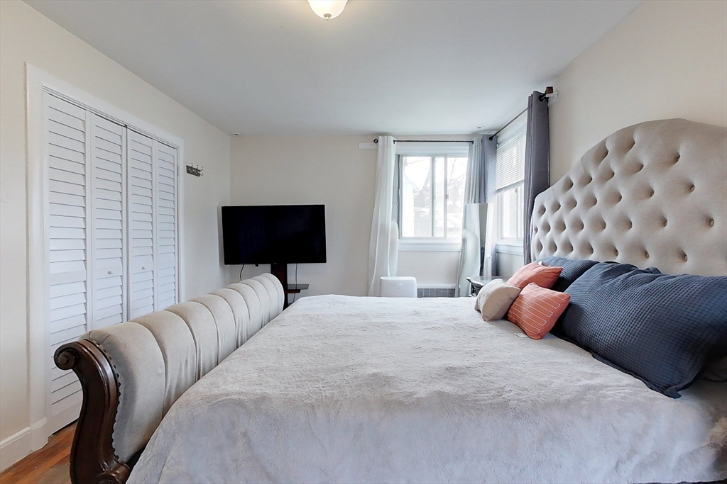 6 Danforth Street Lawrence, MA 01843 - Photo 15 of 33