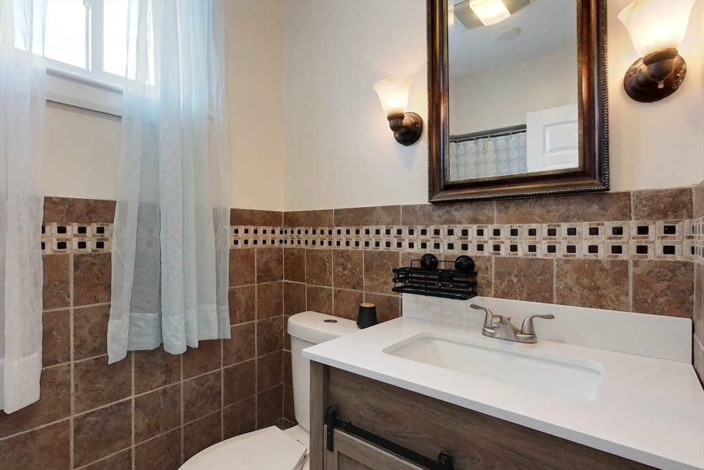 6 Danforth Street Lawrence, MA 01843 - Photo 20 of 33