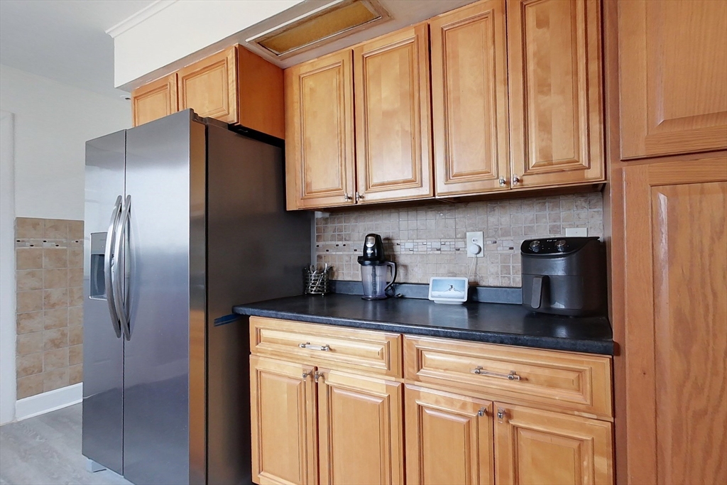 6 Danforth Street Lawrence, MA 01843 - Photo 6 of 33