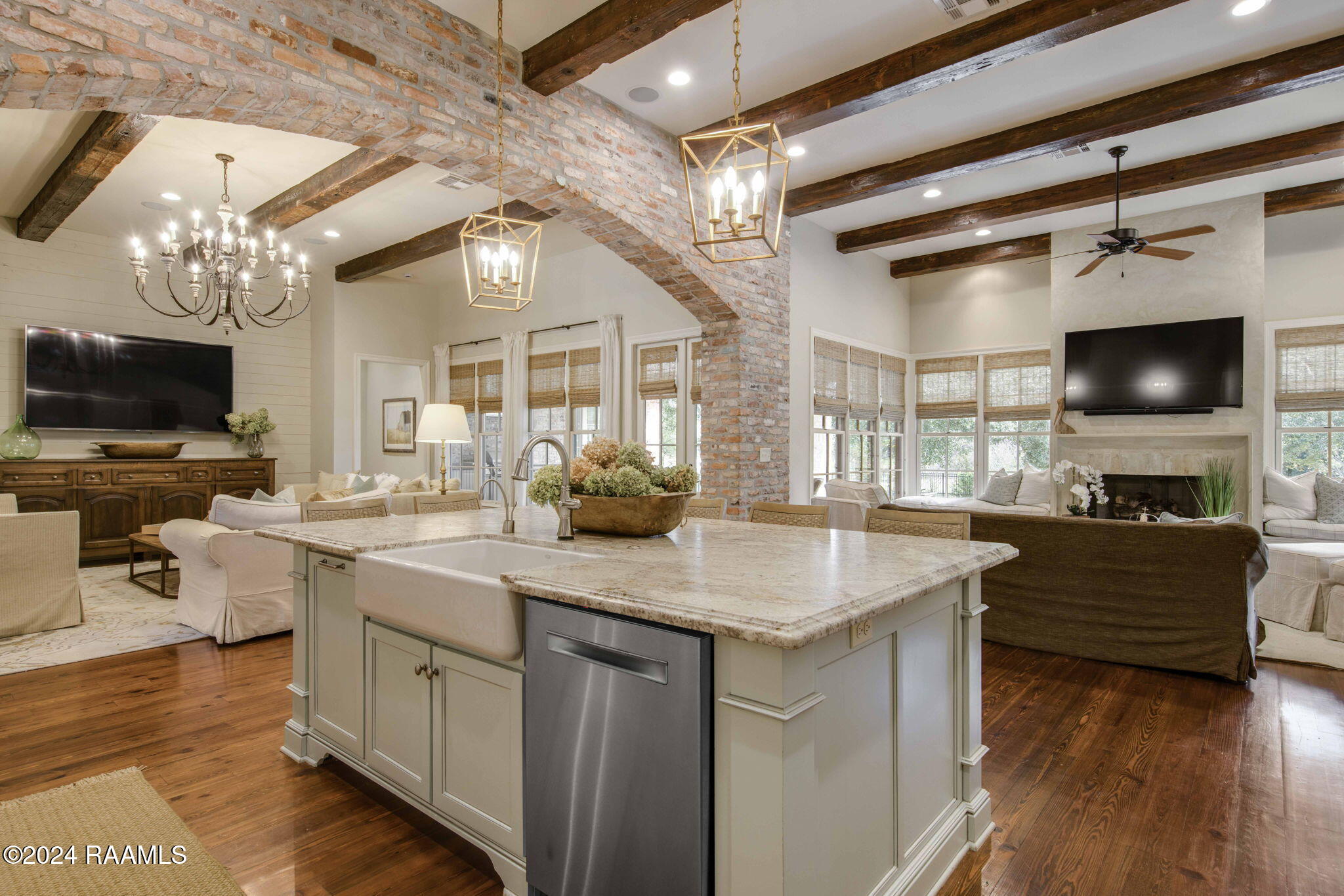335 Travailleur Road Lafayette, LA 70506 - Photo 14 of 46 Kitchen
