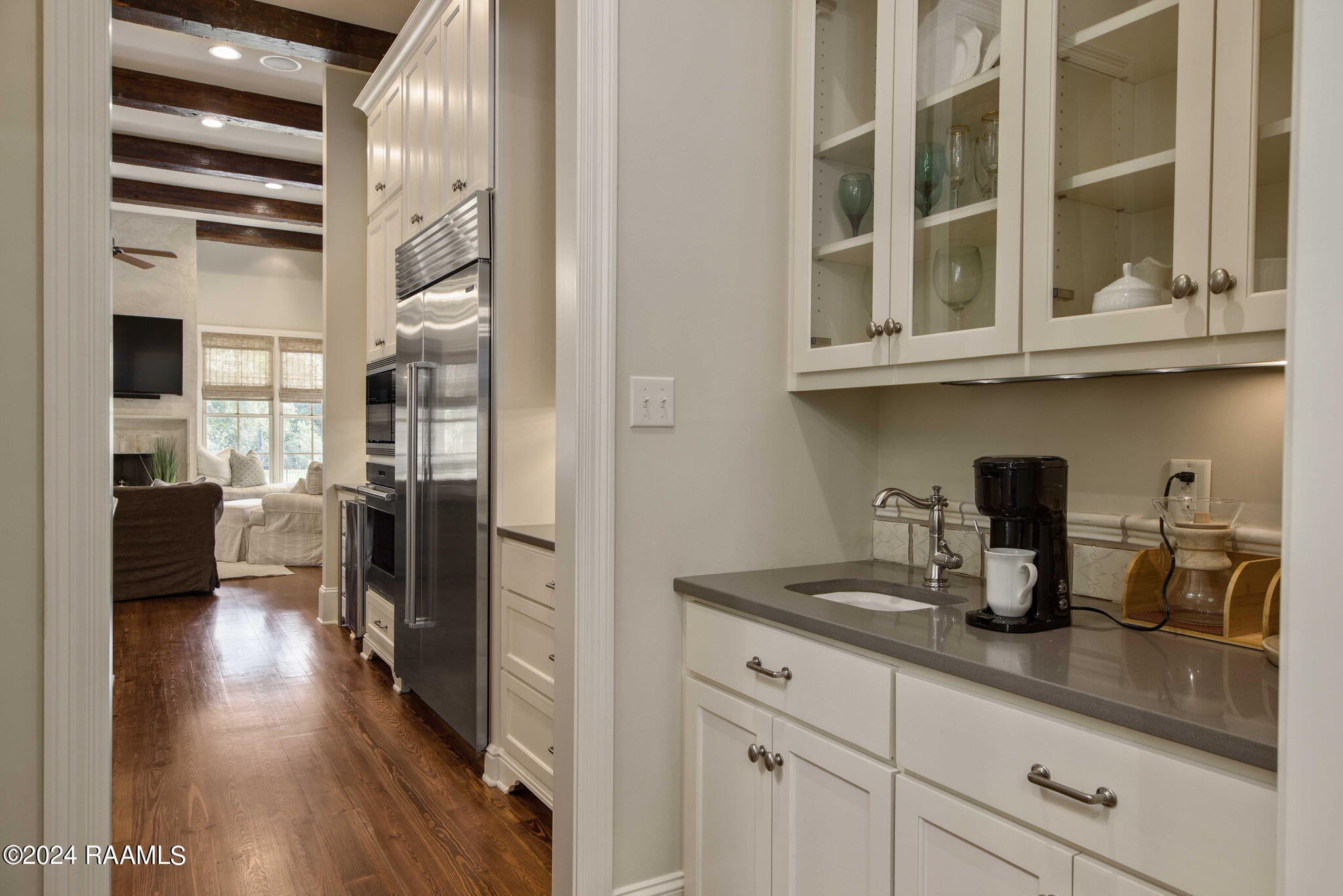 335 Travailleur Road Lafayette, LA 70506 - Photo 19 of 46 Wet Bar