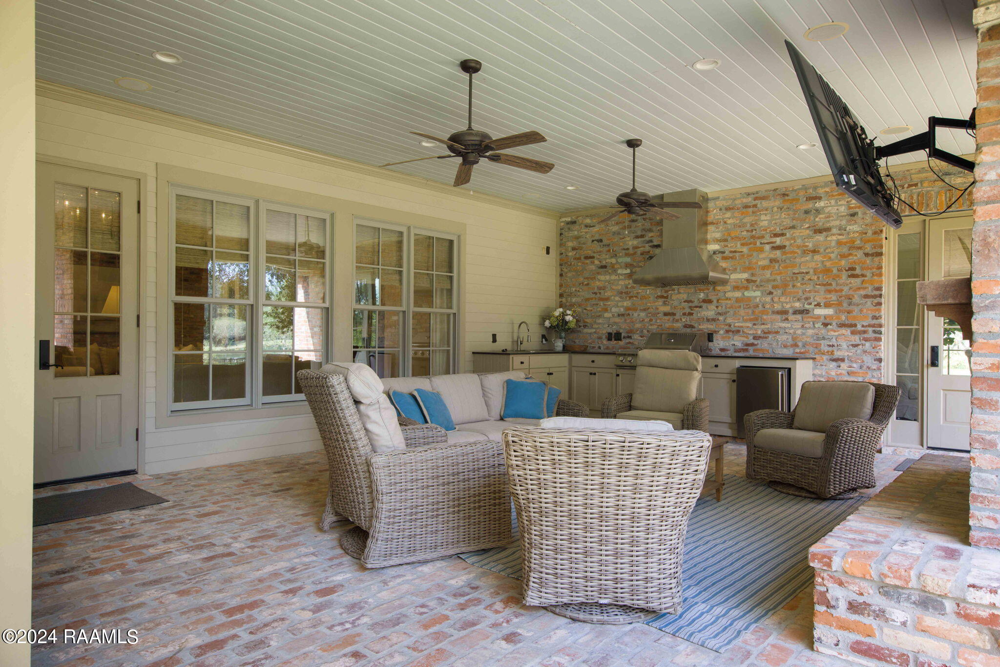 335 Travailleur Road Lafayette, LA 70506 - Photo 36 of 46 Outdoor Kitchen