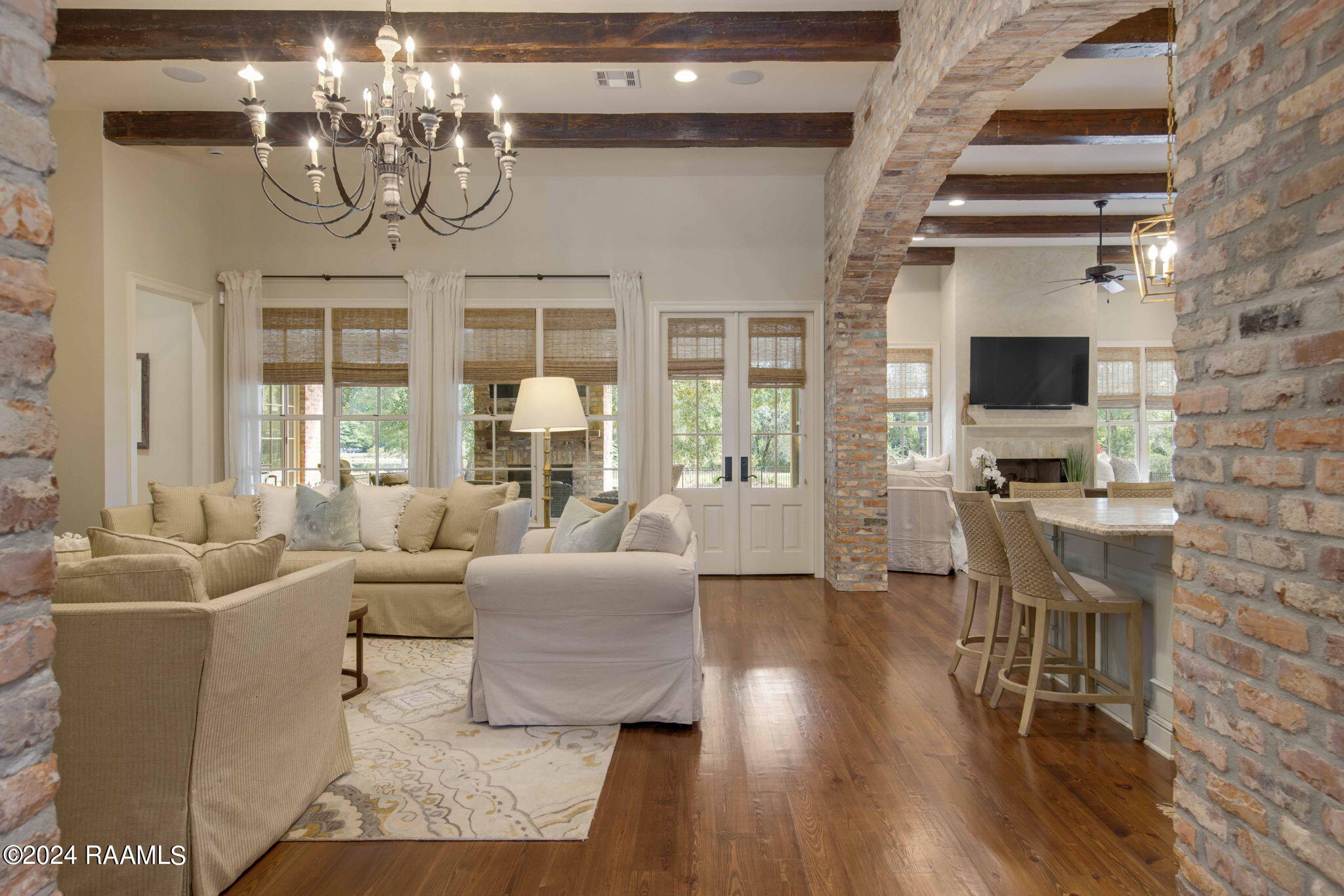 335 Travailleur Road Lafayette, LA 70506 - Photo 5 of 46 Living Room