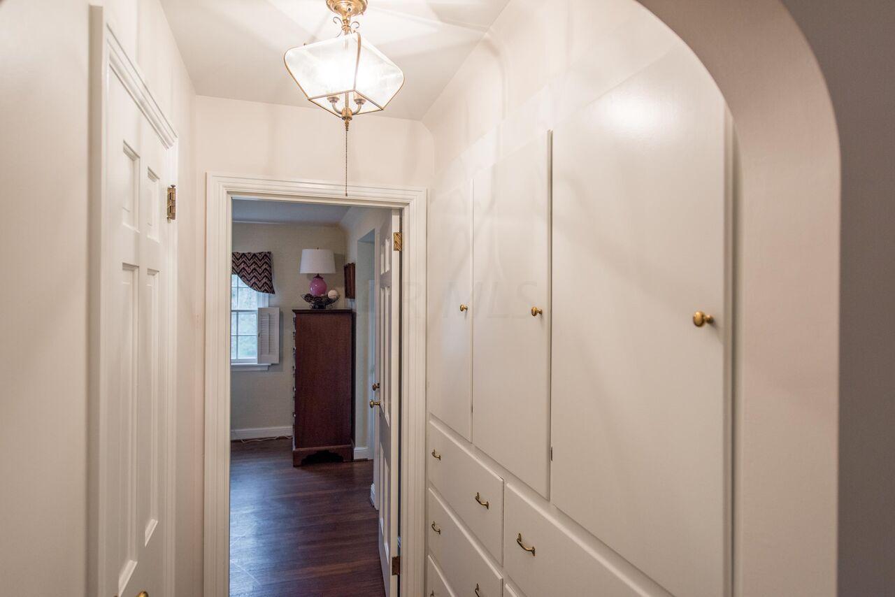 1760 Roxbury Road Columbus, OH 43212 - Photo 22 of 37