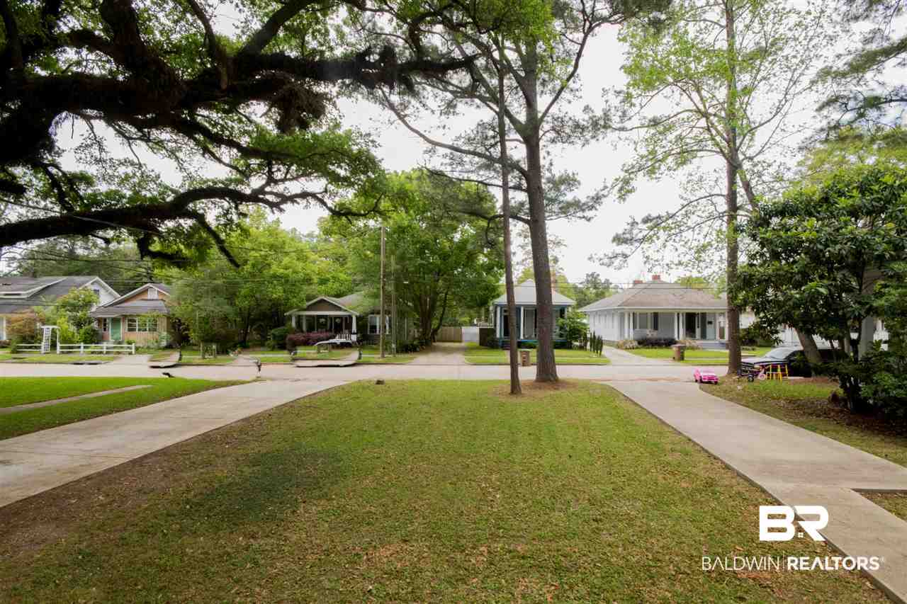 220 Hazel Street Mobile, AL 36607 - Photo 5 of 36