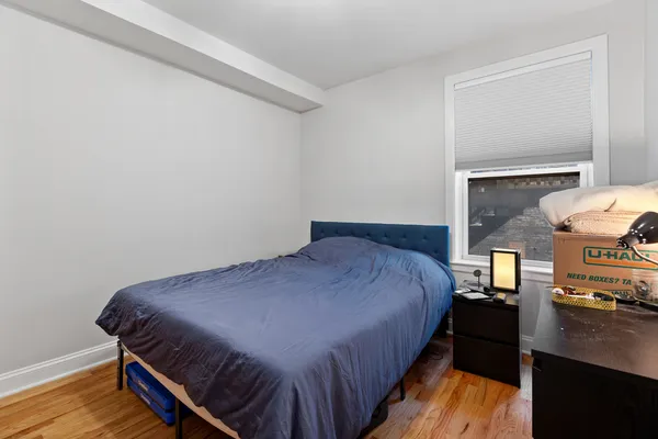 $2,495 | 945 West Gordon Terrace, Unit 1E, Chicago, IL 60613