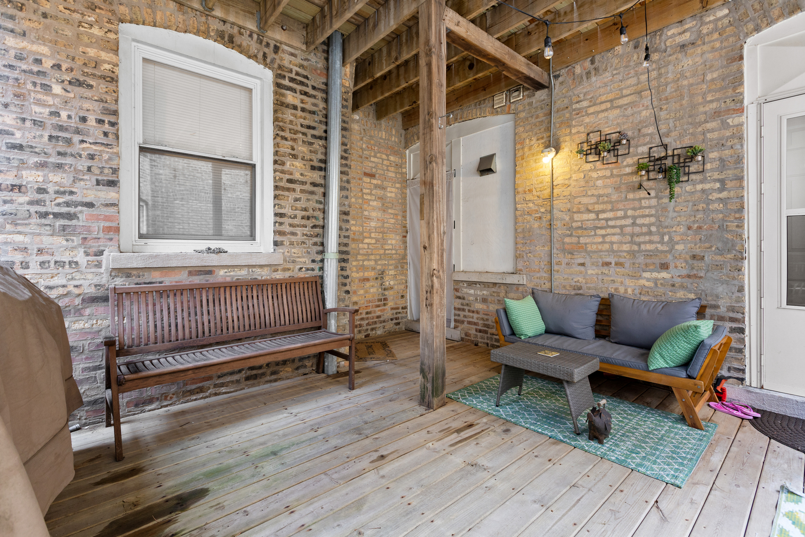 945 West Gordon Terrace, Unit 1E Chicago, IL 60613 - Photo 14 of 15