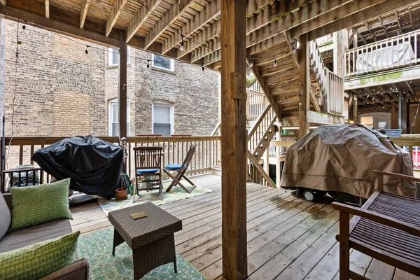 $2,495 | 945 West Gordon Terrace, Unit 1E, Chicago, IL 60613