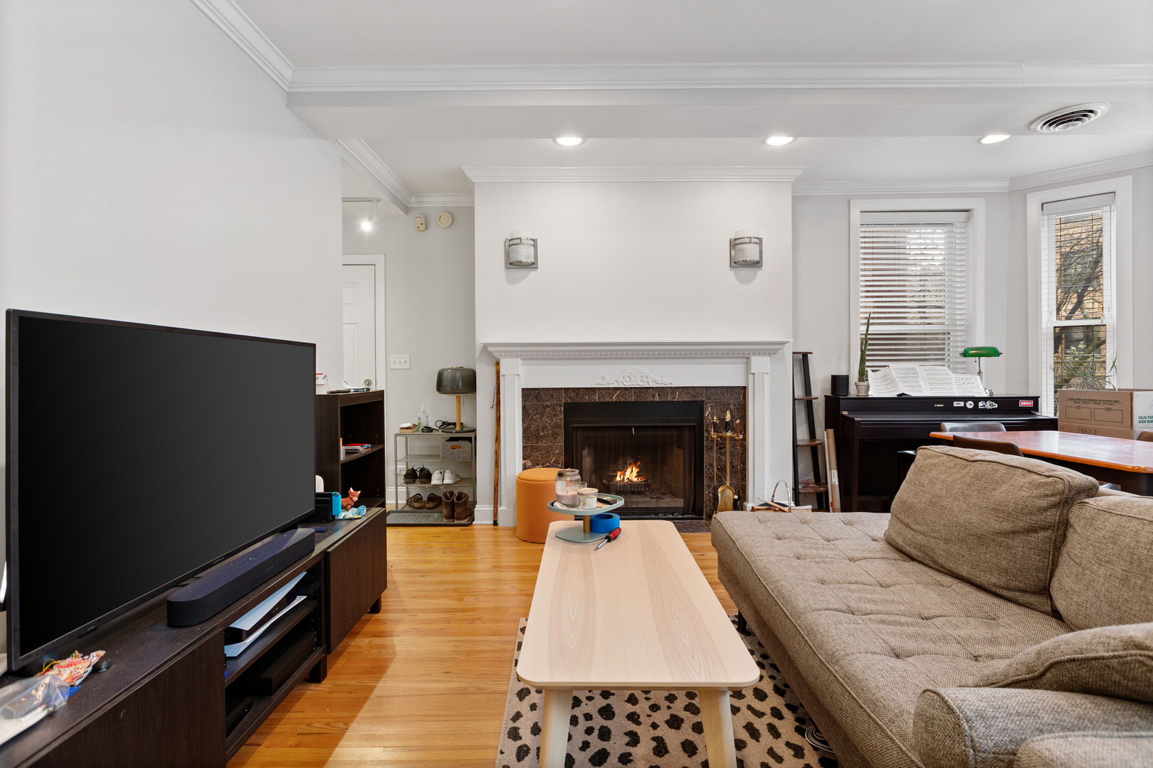 945 West Gordon Terrace, Unit 1E Chicago, IL 60613 - Photo 6 of 15