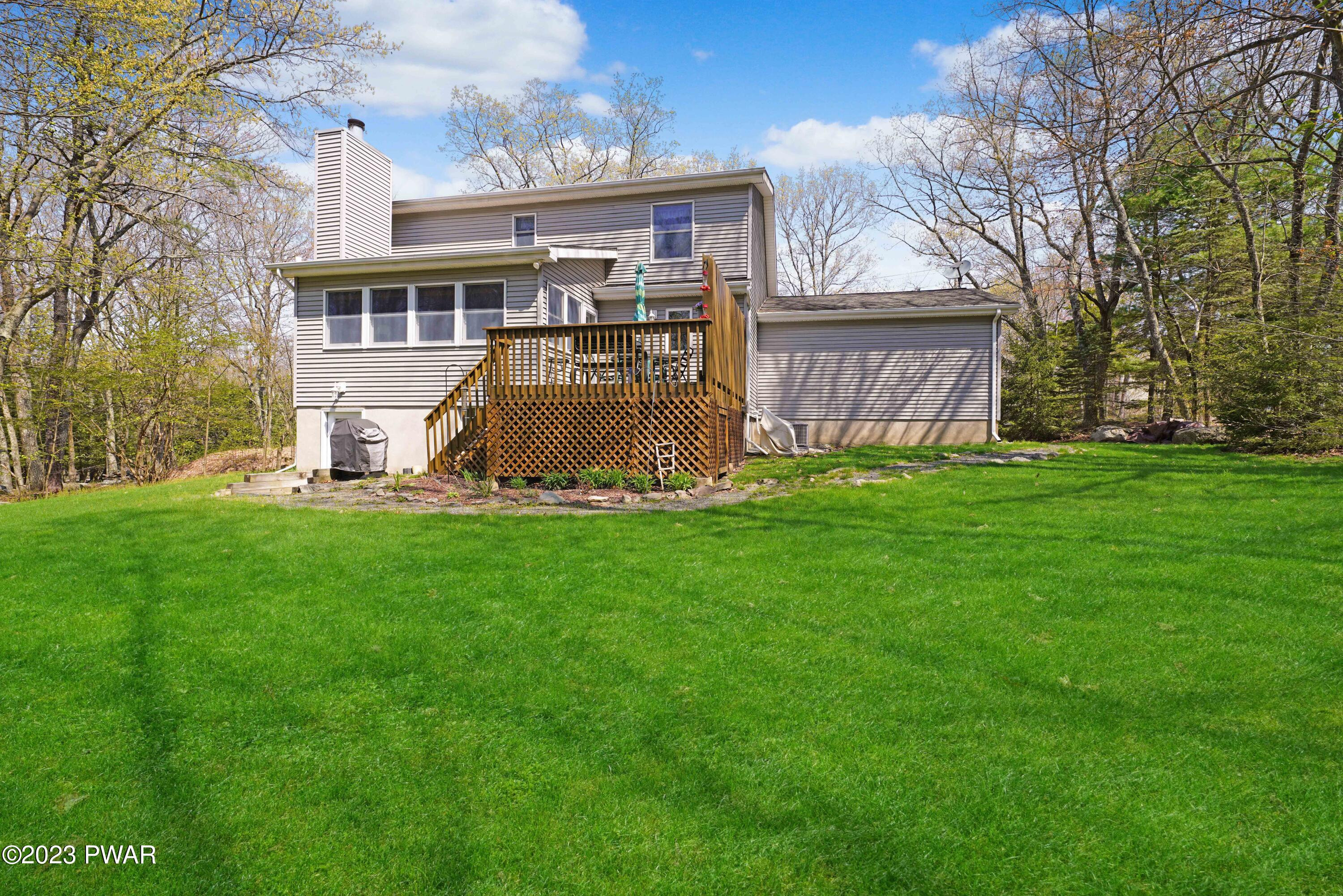 536 Maple Ridge Drive Hawley, PA 18428 - Photo 8 of 97 DSC08757