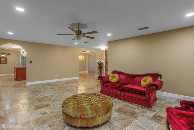 $525,000 | 7027 Highway 80, Princeton, LA 71067