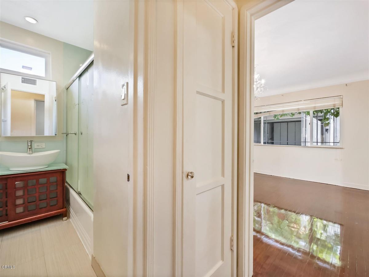 1501 Broadview Drive Glendale, CA 91208 - Photo 25 of 39 a view of a bathroom from the hallway