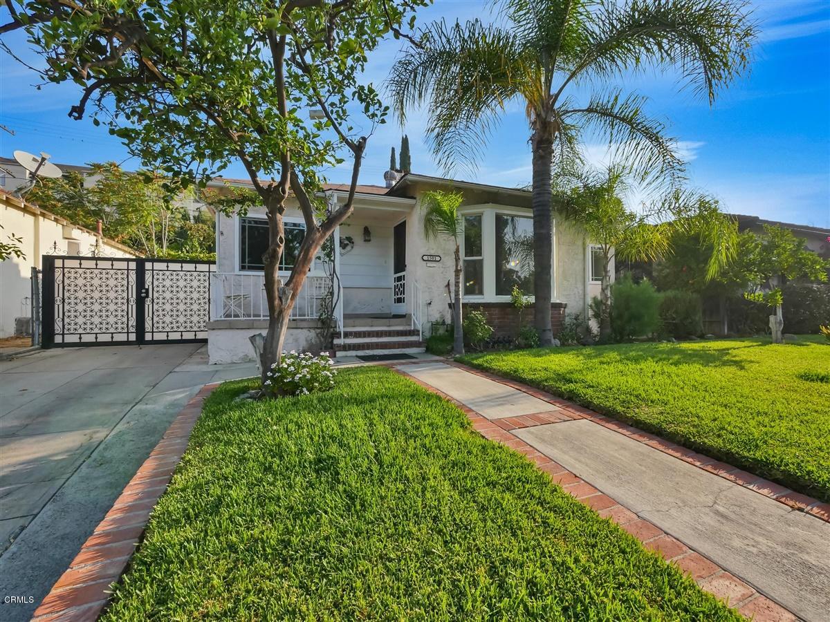 1501 Broadview Drive Glendale, CA 91208 - Photo 4 of 39 a front view of a house with garden