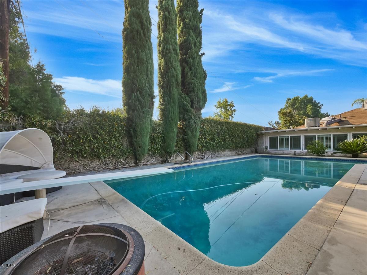 1501 Broadview Drive Glendale, CA 91208 - Photo 38 of 39 a view of a swimming pool with a patio