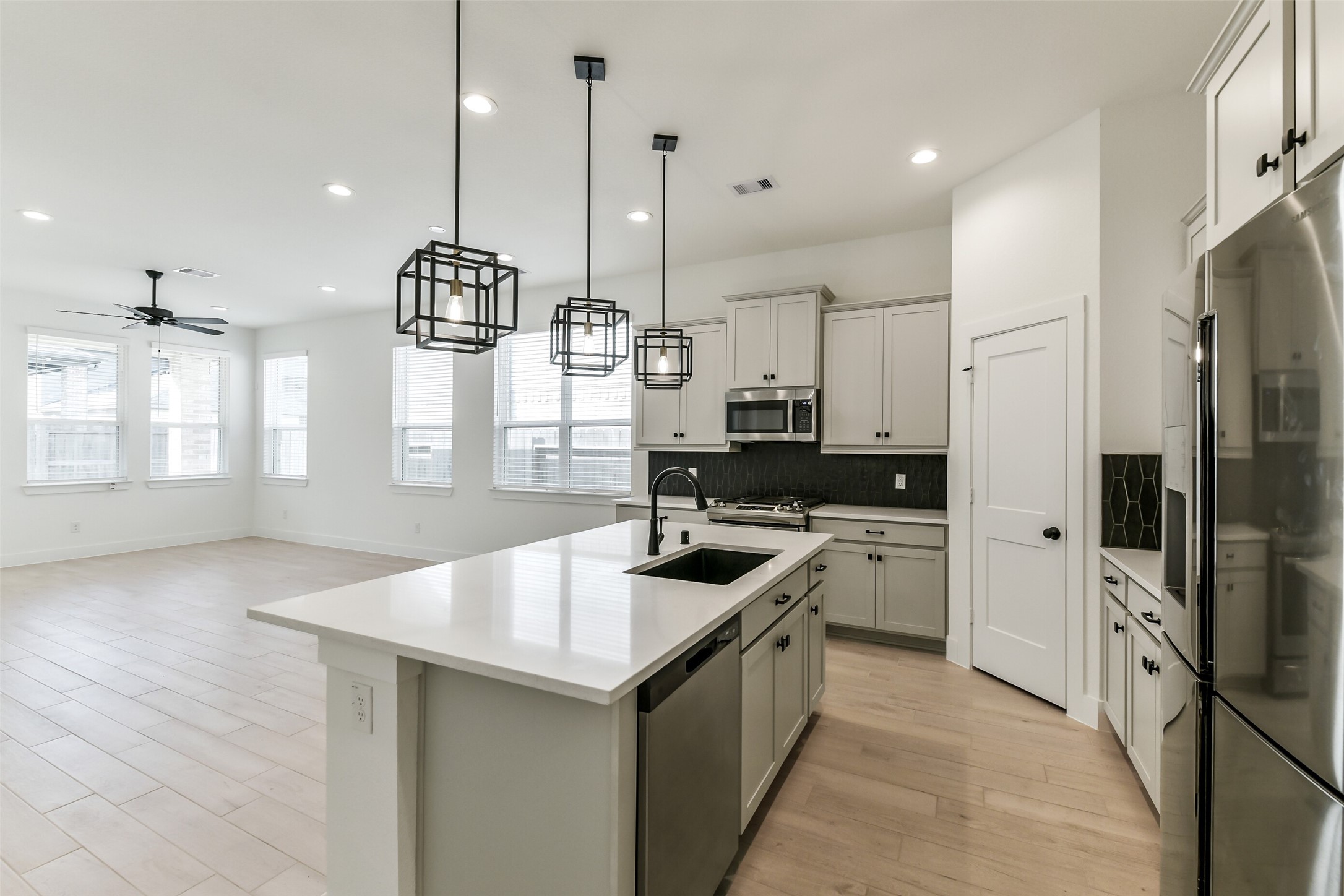 17730 Tree Of Heaven Conroe, TX 77385 - Photo 11 of 32